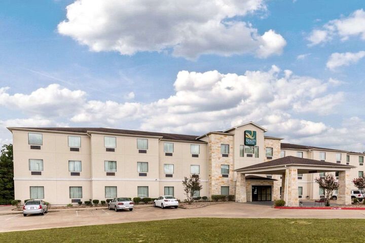 Quality Suites Huntsville Near University