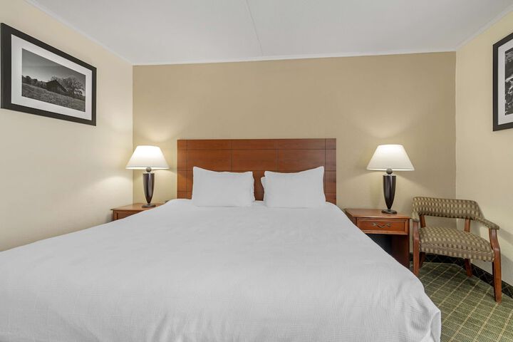 Room 16 of 33