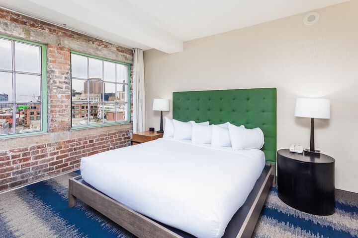 Room 42 of 60