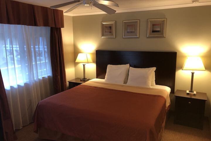 Room 7 of 16