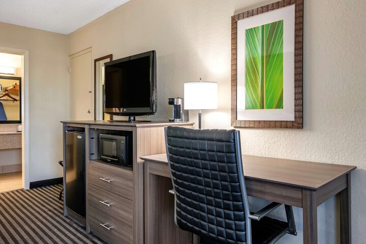 Room 18 of 43