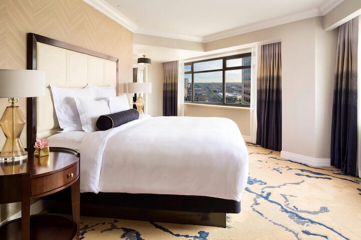 Room 42 of 106