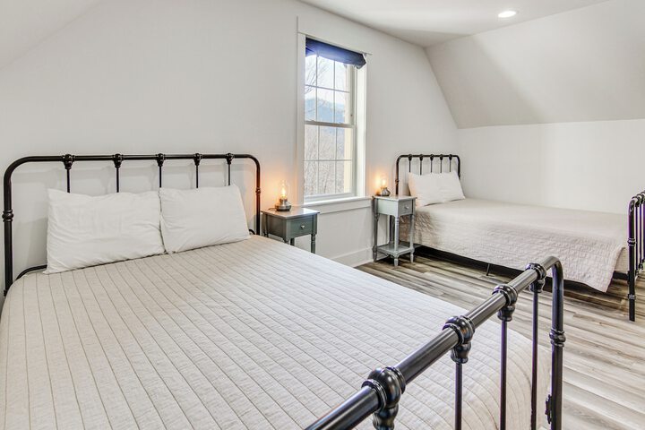 Family Holiday Retreat! Mtn-view Blue Ridge Home