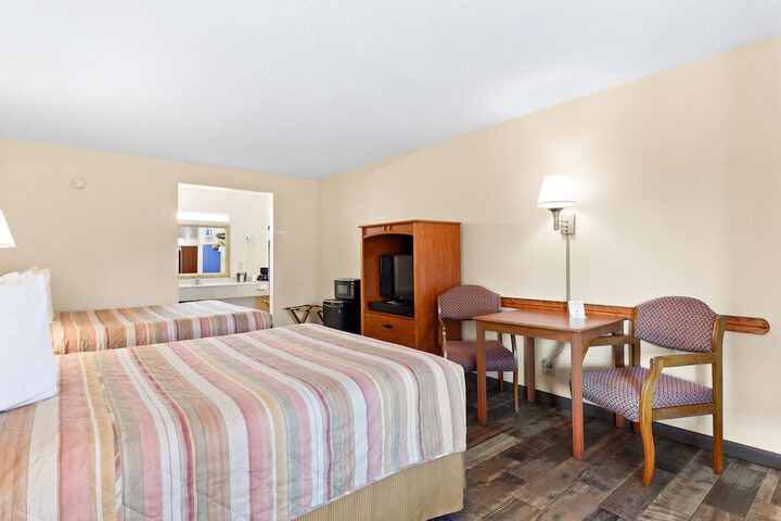 Room 6 of 20