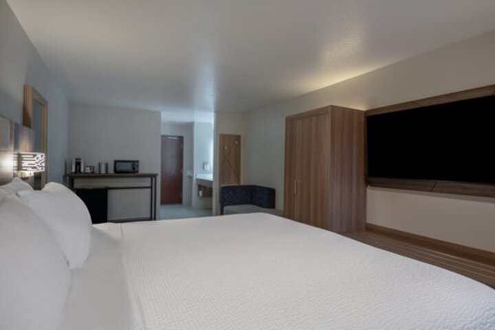 Room 122 of 245