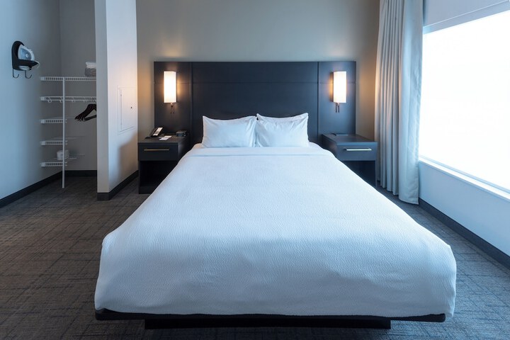 Room 28 of 44