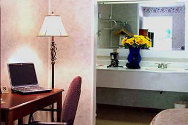 Durham Skyland Magnuson Hotel