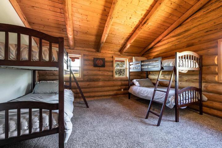 Rowland Log Cabin