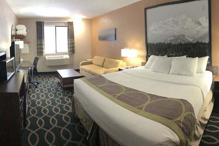 Room 24 of 46
