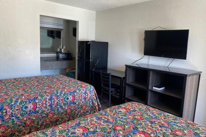 Room 9 of 12