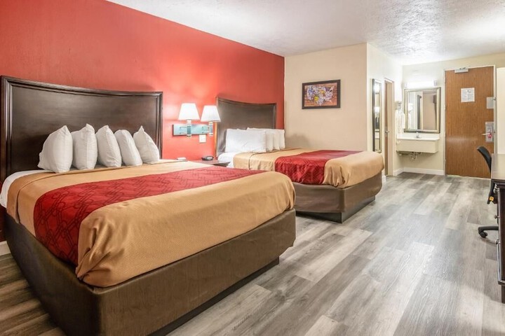 Perry Inn & Suites National Fairground I 75