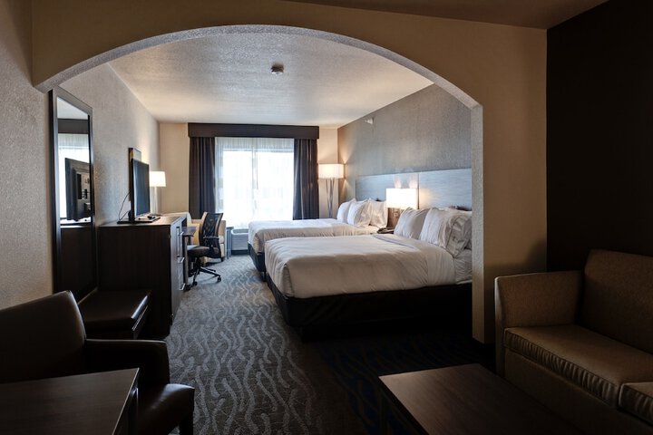 Room 12 of 40
