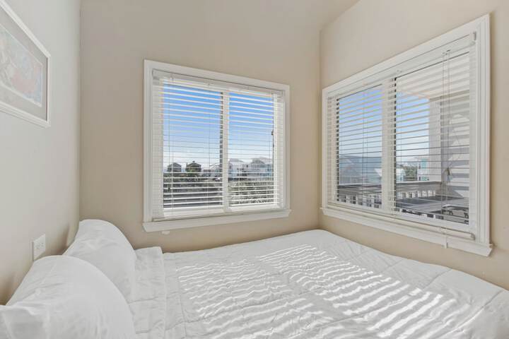 Room 44 of 119