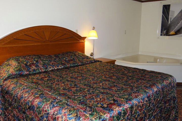 Room 15 of 25