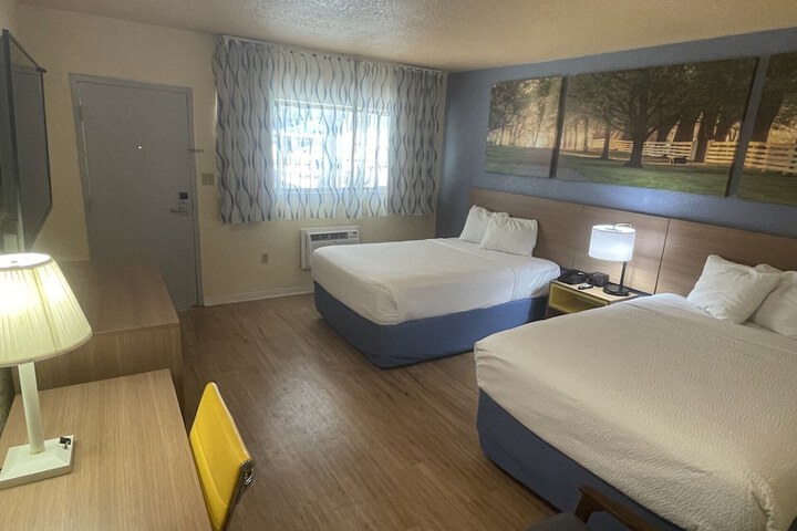 Room 11 of 24