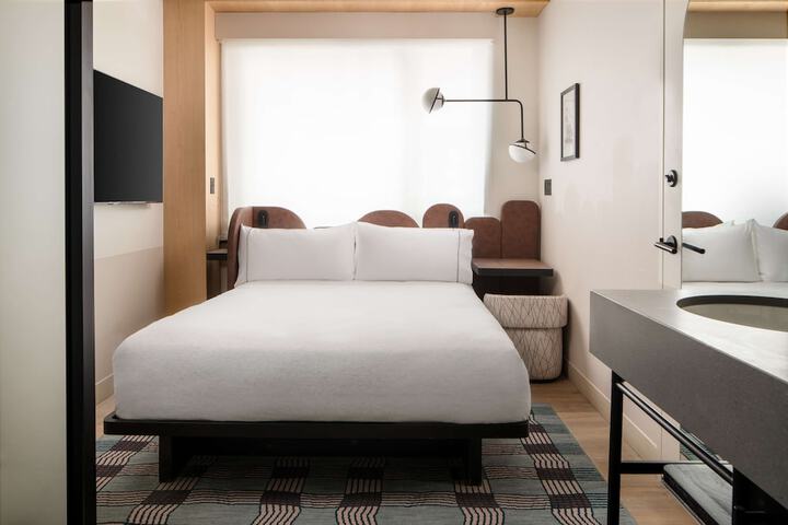 Room 29 of 57