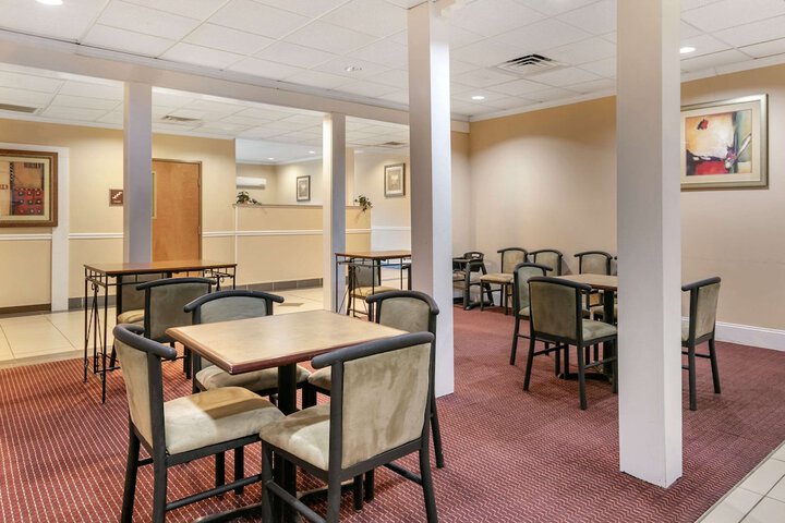 Econo Lodge Eutaw I-20