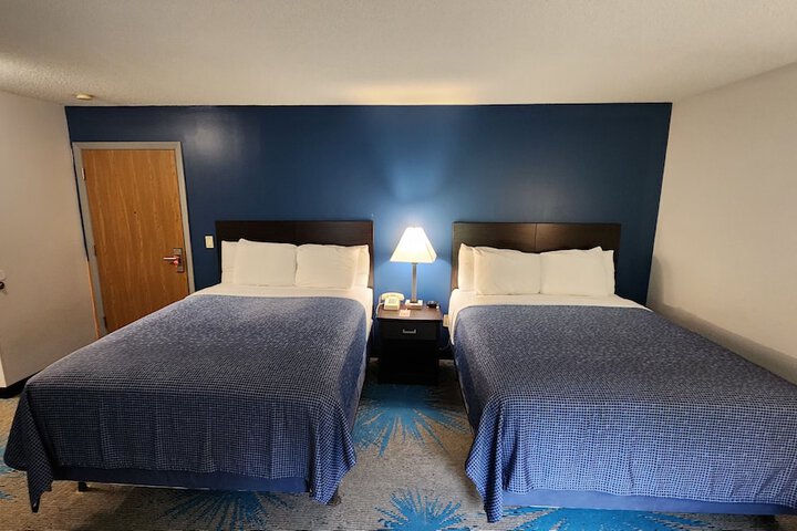 Room 26 of 80