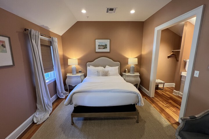 Room 21 of 65