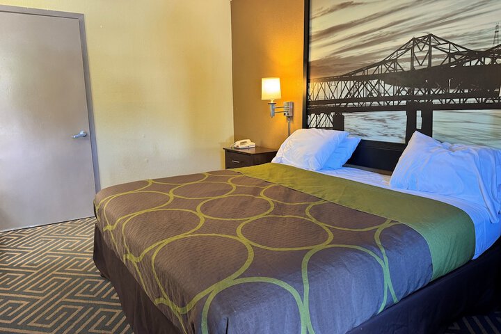 Super 8 by Wyndham Laurel