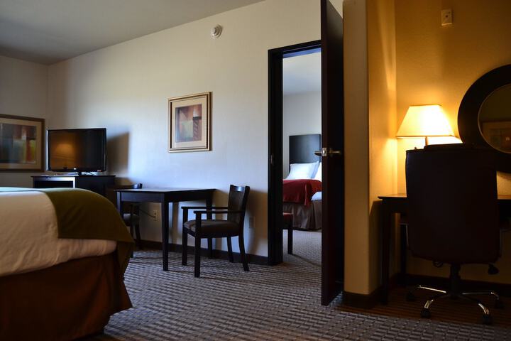 Room 12 of 32