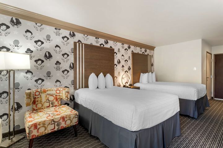 Room 26 of 43