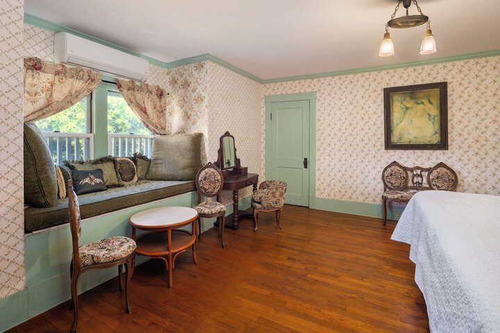 Room 8 of 21