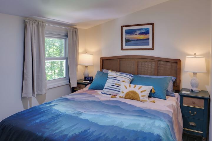 Cozy Tennessee Cabin w / Deck Grill & Fire Pit!