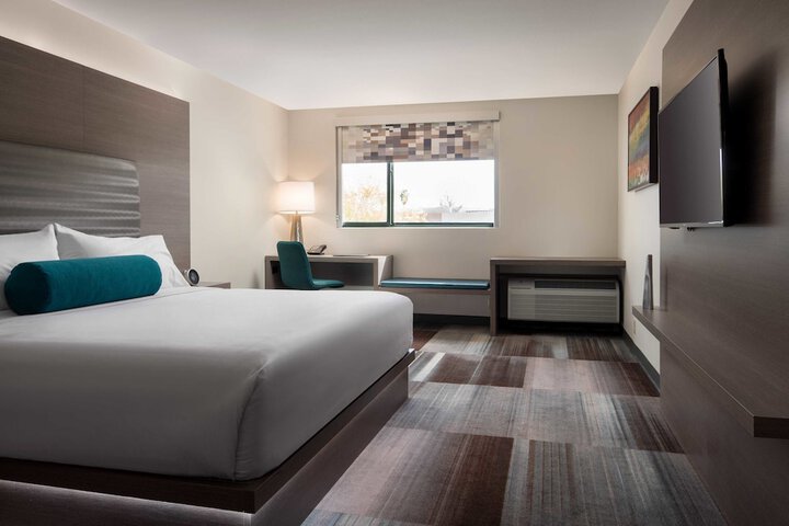 Room 20 of 36