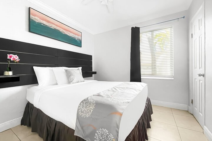 Room 11 of 28