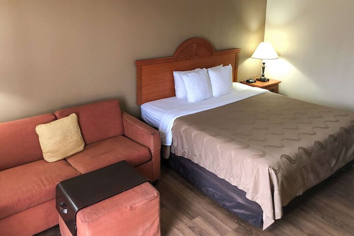 Room 11 of 38