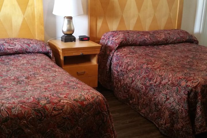 Room 8 of 37