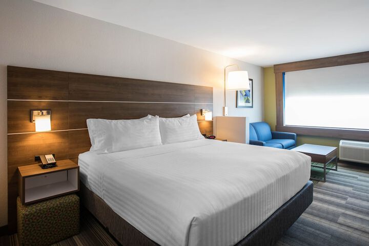 Holiday Inn Express & Suites Ludington by IHG