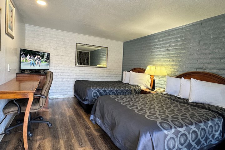 Room 52 of 89