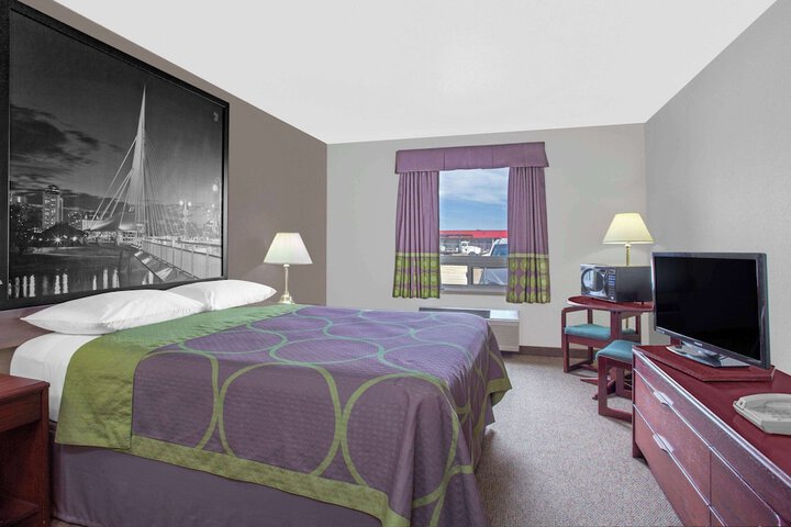 Room 21 of 27