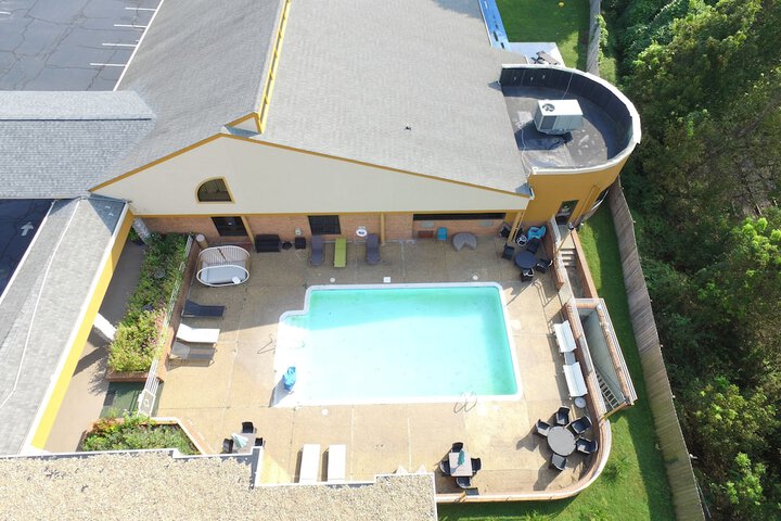 Pool 12 of 49