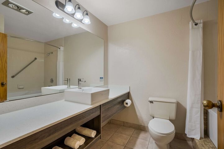 Room 20 of 33