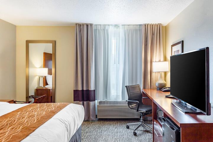 Comfort Inn DeKalb - University Area