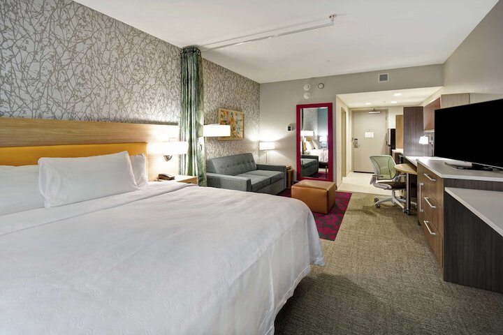 Room 26 of 46