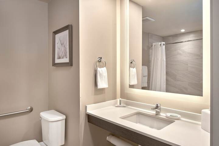 Fairfield Inn & Suites by Marriott Airdrie
