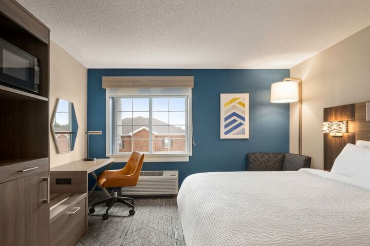 Holiday Inn Express Bowling Green by IHG