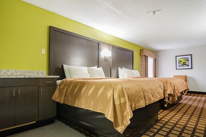 Room 21 of 27