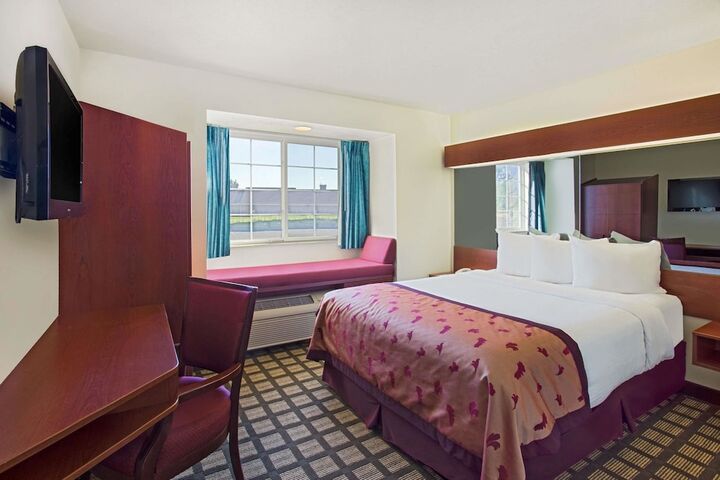 Room 7 of 11