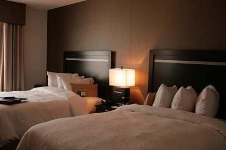 Room 9 of 32