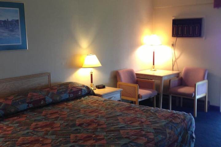 Room 21 of 37