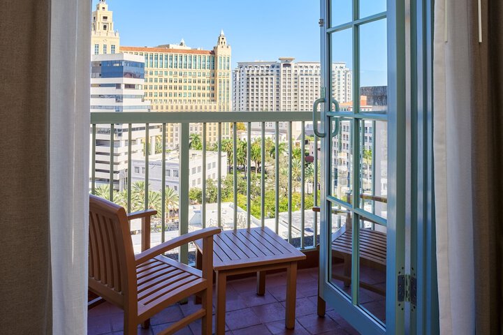 Hotel Colonnade Coral Gables Autograph Collection
