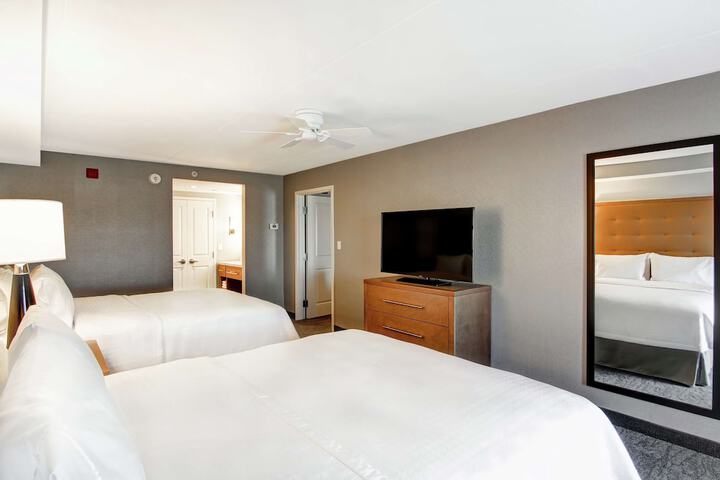 Room 42 of 60