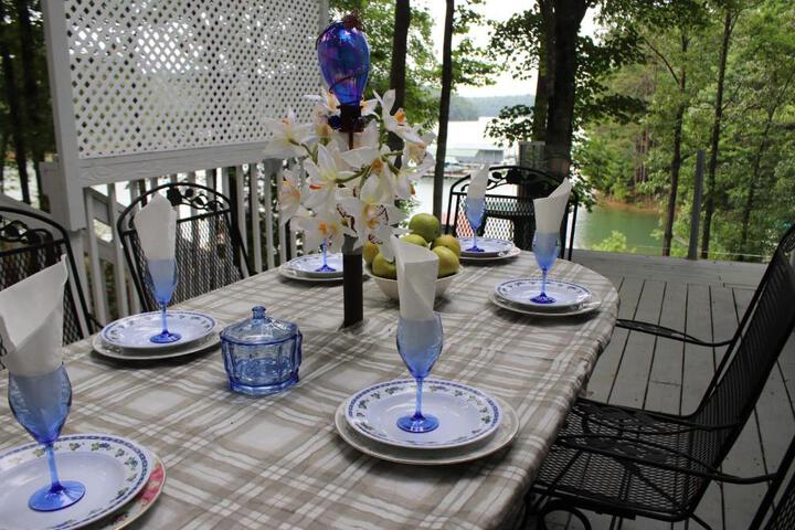 Paradise View Getaway-Dacha