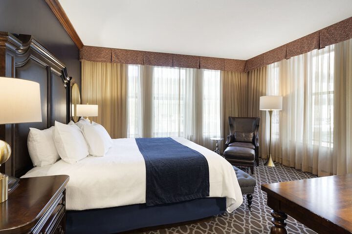 Des Lux Hotel