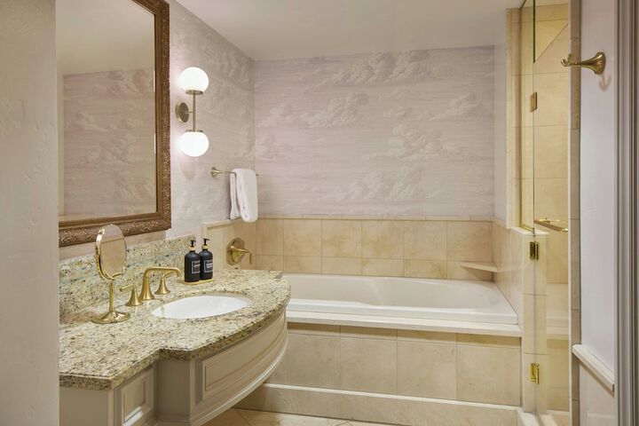 The Carlton Hotel Atascadero – Paso Robles, a Tribute Portfolio Hotel